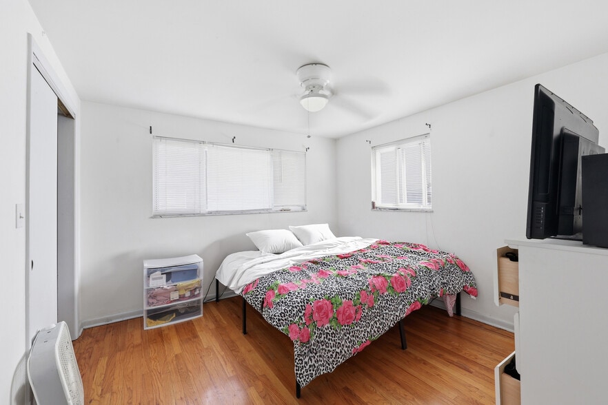 More Photos Of 5780 N Meadows Blvd, Columbus Apartments For Sale