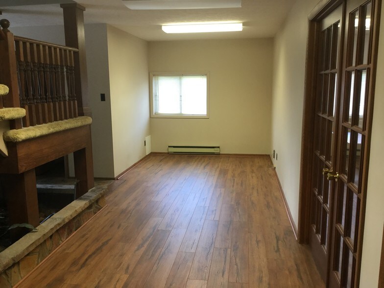 More Photos Of 720 Masonic Dr, Bridgeport Office Residential For Sale