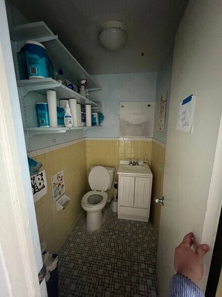 More Photos Of 297 E Tenth St, New York Apartments For Lease