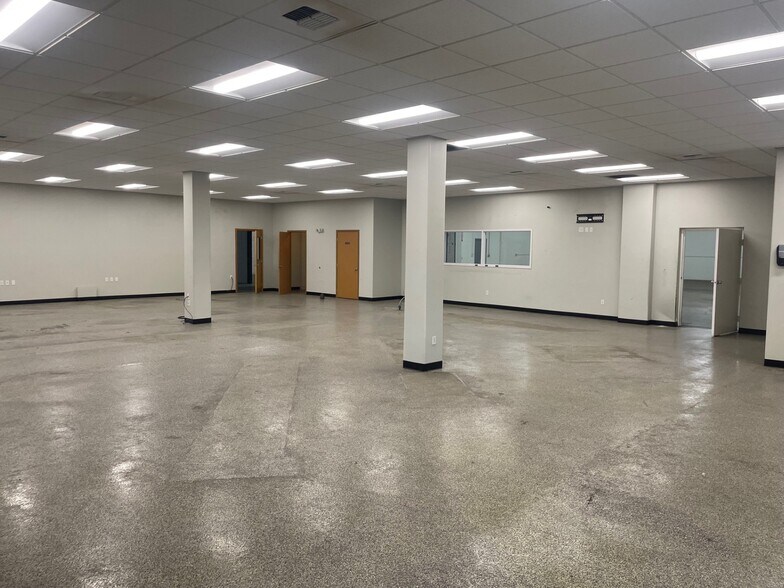 More Photos Of 5417 E Broadway Ave, Spokane Service For Sale