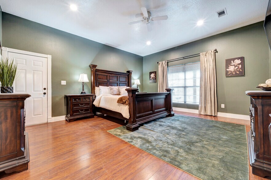 More Photos Of 5607 Sapp Rd, Conroe Lodge Meeting Hall For Sale