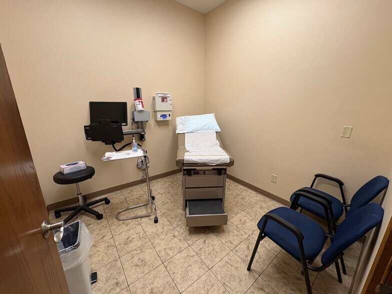 More Photos Of 975 Mezzanine Dr, Lafayette Medical For Lease