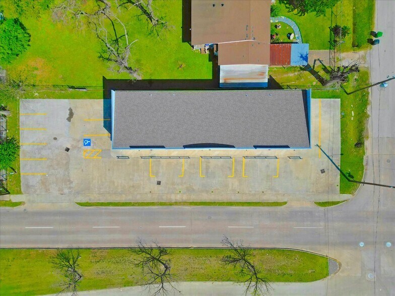 More Photos Of 7704 Irvington Blvd, Houston General Retail For Lease