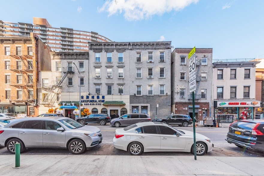 More Photos Of 35 Madison St, New York Apartments For Sale