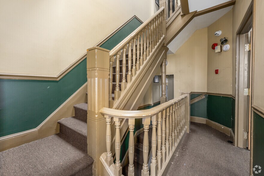More Photos Of 211 E 25th St, Baltimore Office Residential For Sale