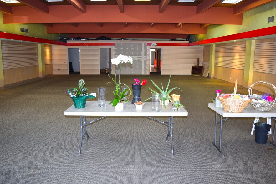 More Photos Of 640 4th St, Santa Rosa Storefront For Sale