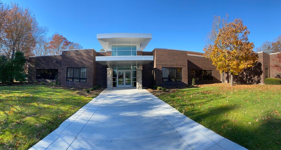 More Photos Of 1872 Pratt Dr, Blacksburg Office For Sale