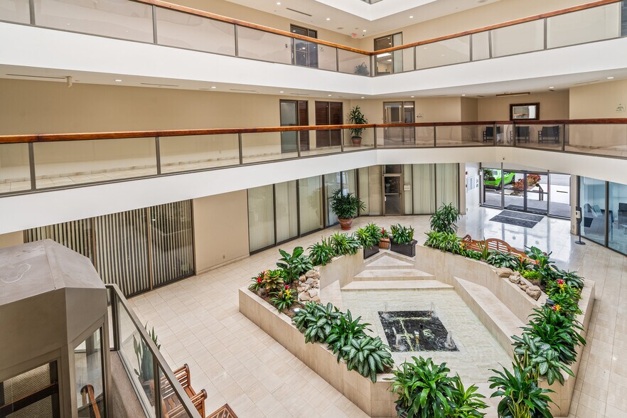 More Photos Of 631 US Highway 1, North Palm Beach Office For Lease