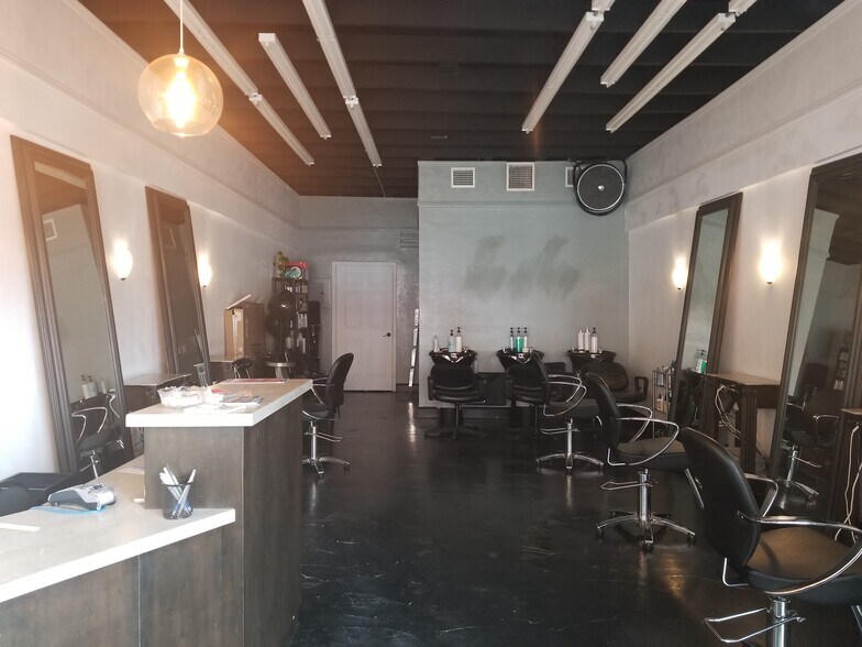 More Photos Of 905-909 Central Ave, Saint Petersburg Storefront For Lease