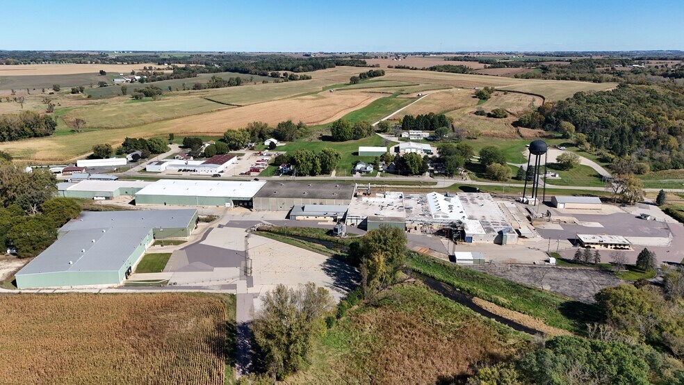 More Photos Of 680 E John St, Markesan Warehouse For Lease