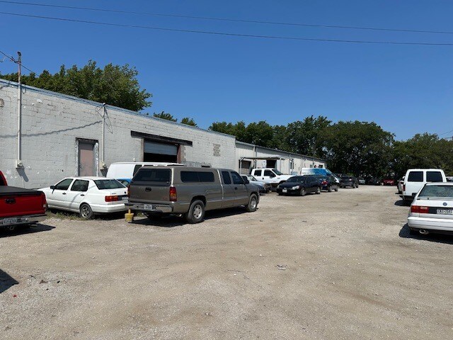 More Photos Of 3409 N Grove St, Fort Worth Warehouse For Sale