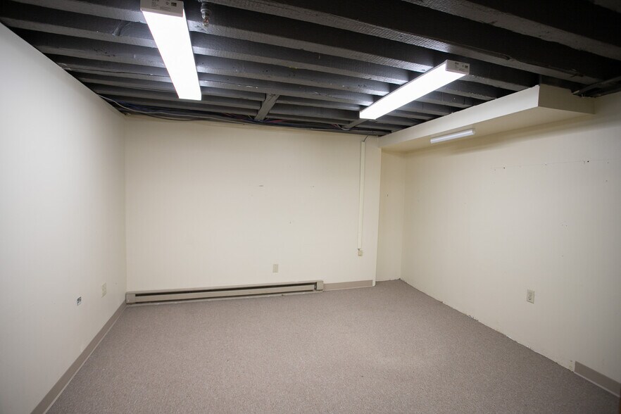 More Photos Of 105 Main St, Bangor Apartments For Lease