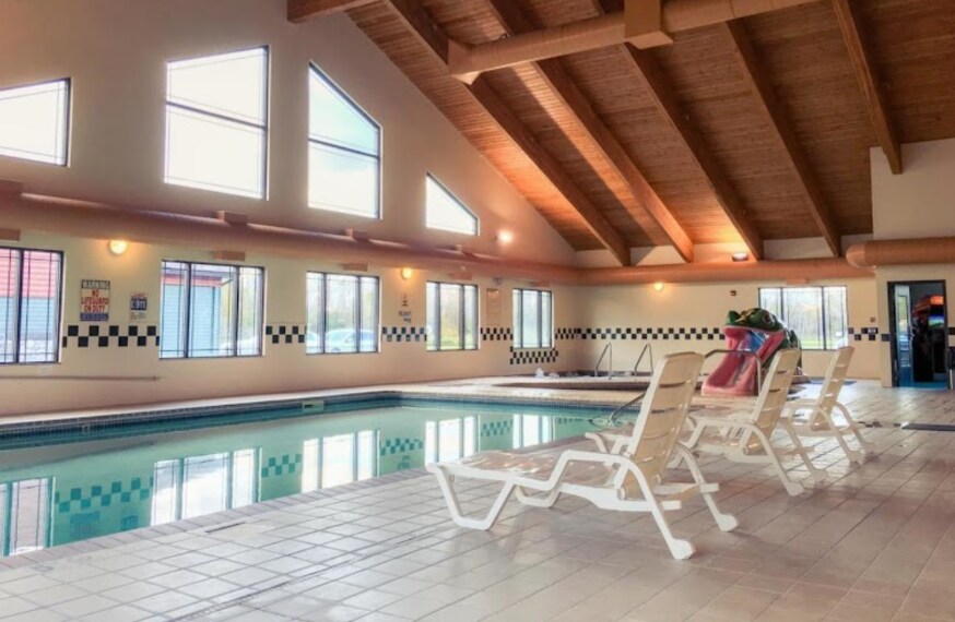 More Photos Of 201 4th Ave NW, Deer River Hotel For Sale