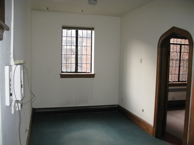 More Photos Of 226 W State St, Trenton Medical For Sale