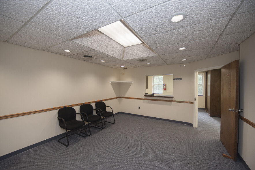 More Photos Of 80 W Welsh Pool Rd, Exton Medical For Lease