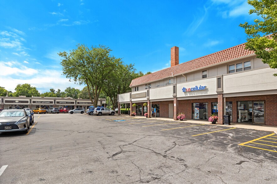 More Photos Of 4040-4125 University Ave, Des Moines Unknown For Lease