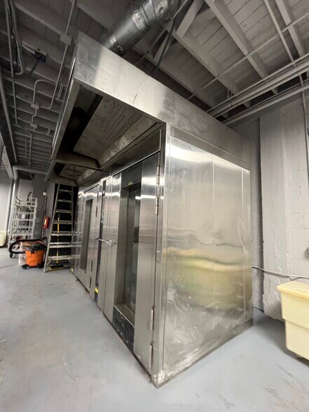 More Photos Of 1917 N Dixie Hwy, West Palm Beach Storefront Retail Office For Lease