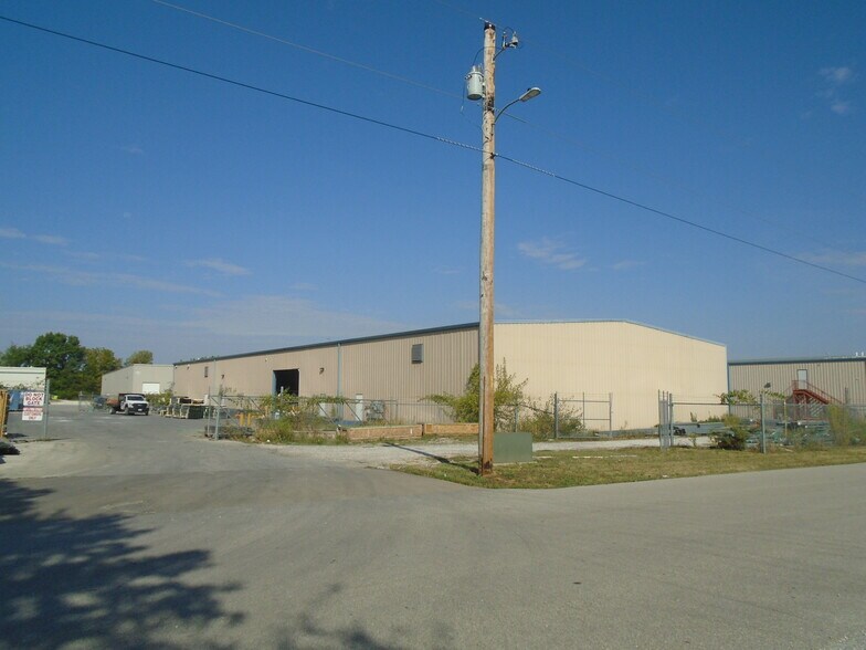Primary Photo Of 2140 N Bristol Ln, Nixa Warehouse For Lease