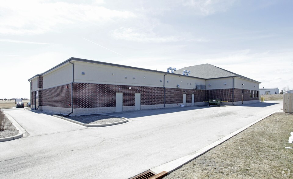 More Photos Of 155 Sweetwater Blvd, Port Washington Unknown For Lease