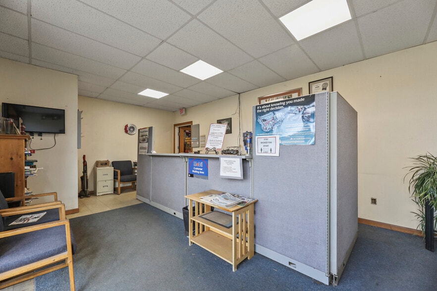 More Photos Of 1260 East St, Pittsfield Freestanding For Sale