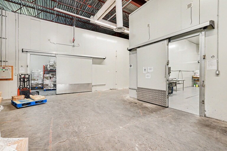 More Photos Of 90 Bill Leathem Dr, Ottawa Distribution For Sale