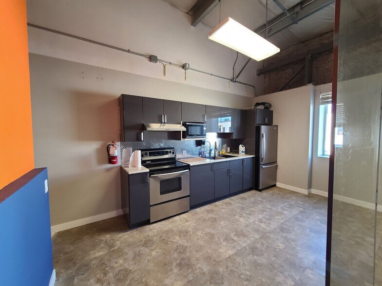 More Photos Of 7611 Sparrow Dr, Leduc Light Manufacturing For Lease