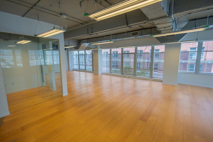 More Photos Of 14 NE 1st Ave, Miami Office For Sale