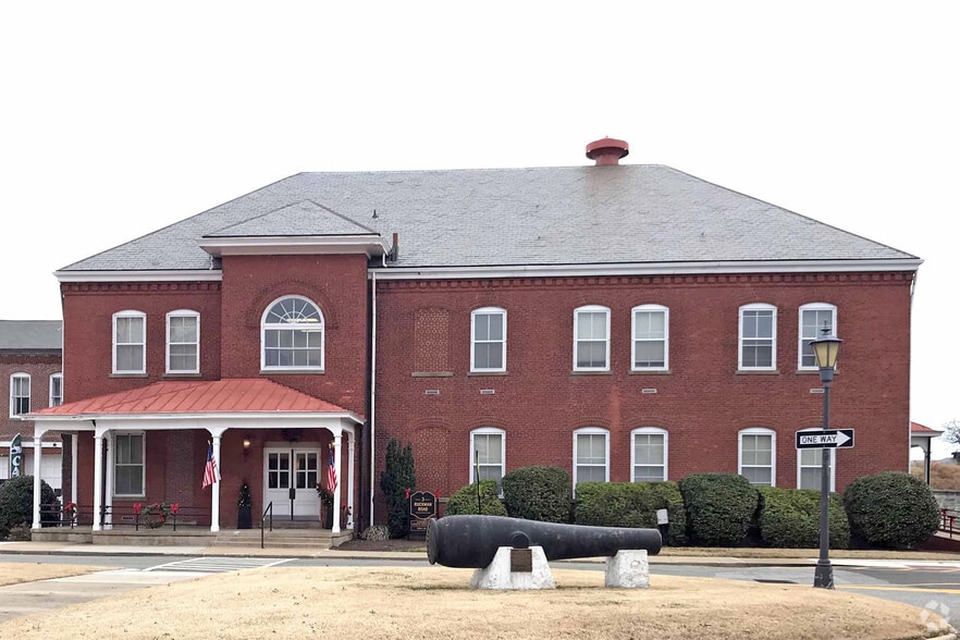 More Photos Of 33 Ingalls Rd, Fort Monroe Unknown For Lease