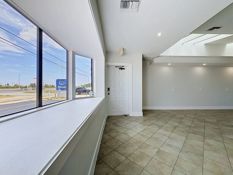 More Photos Of 13414 US Highway 19, Hudson Showroom For Lease