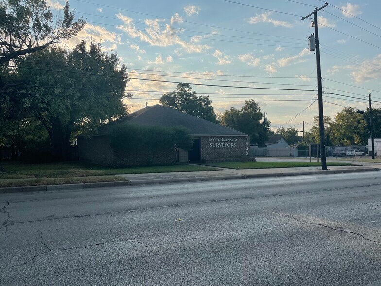 More Photos Of 1020-1030 Sylvania, Fort Worth Land For Sale