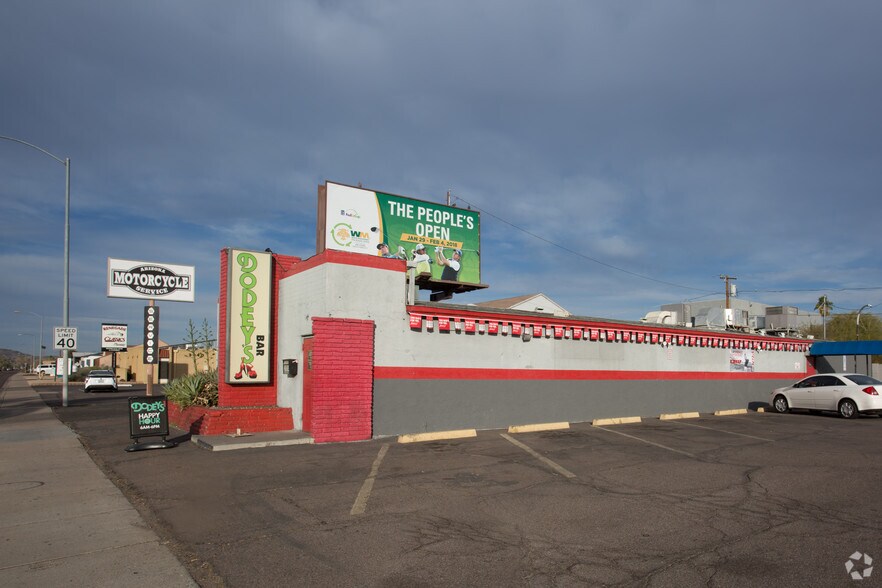 More Photos Of 3114 E Cactus Rd, Phoenix Freestanding For Sale