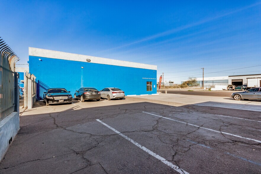 More Photos Of 4105 E University Dr, Phoenix Service For Lease