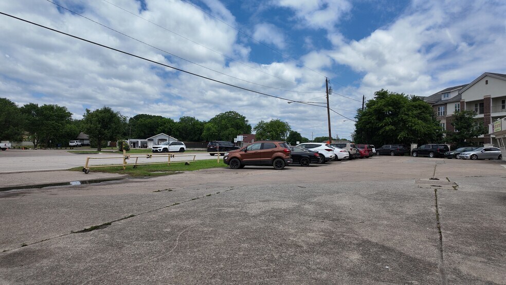 More Photos Of 1503 S McDonald St, McKinney Convenience Store For Sale