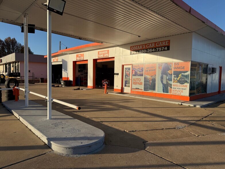 More Photos Of 810 W Main St, Durant Auto Repair For Lease