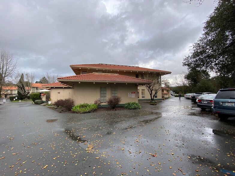 More Photos Of 2500 Vallejo St, Santa Rosa Office For Lease