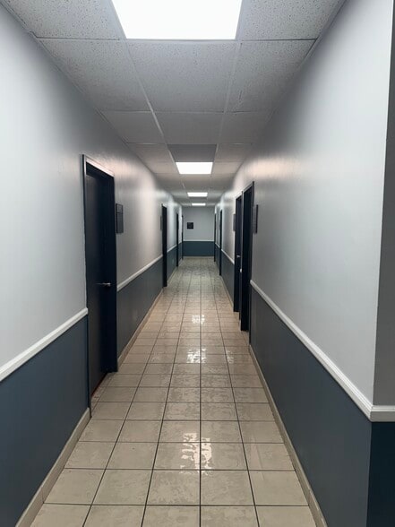 More Photos Of 717 Ponce de Leon Blvd, Coral Gables Office For Sale