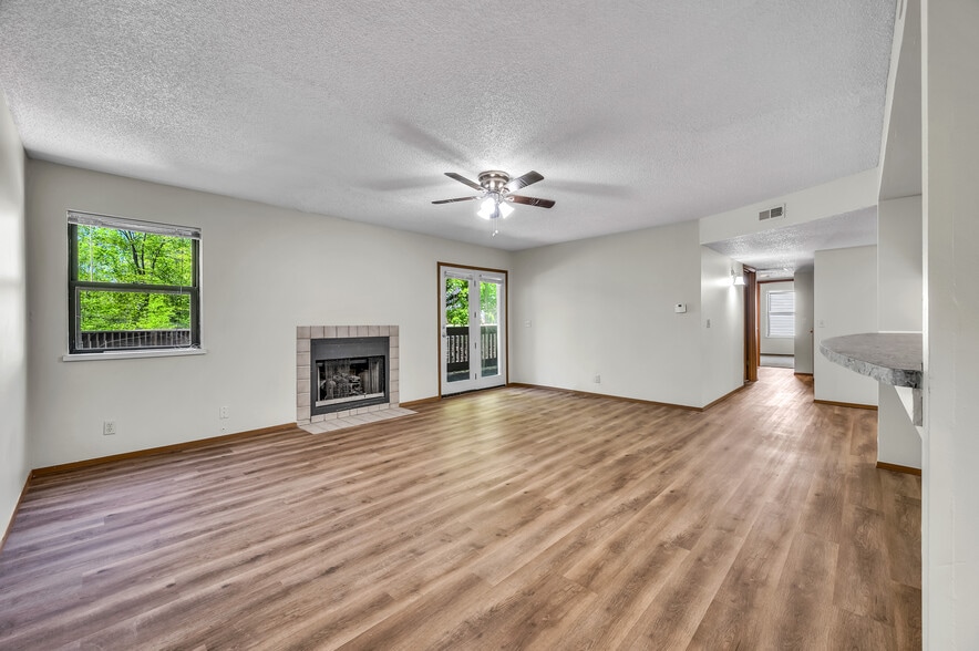 More Photos Of 2700-2714 W Willow Lake Dr, Peoria Apartments For Sale