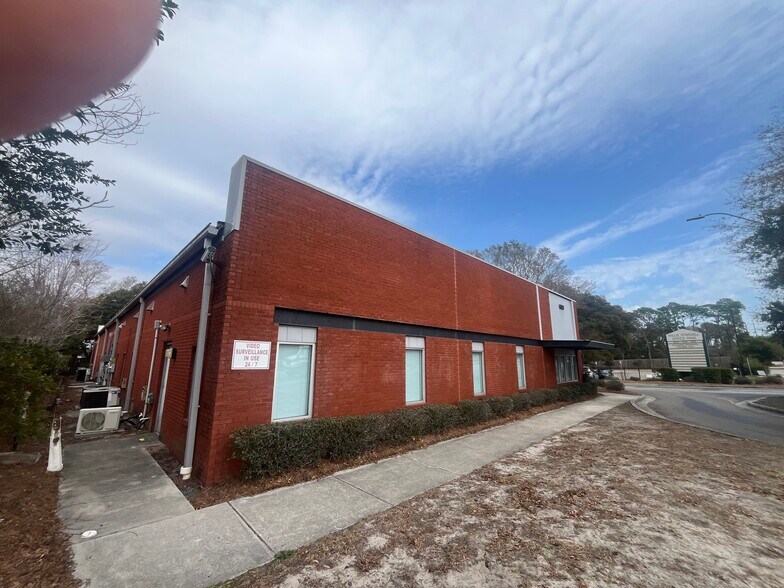 More Photos Of 609 Shipyard Blvd, Wilmington Office For Sale