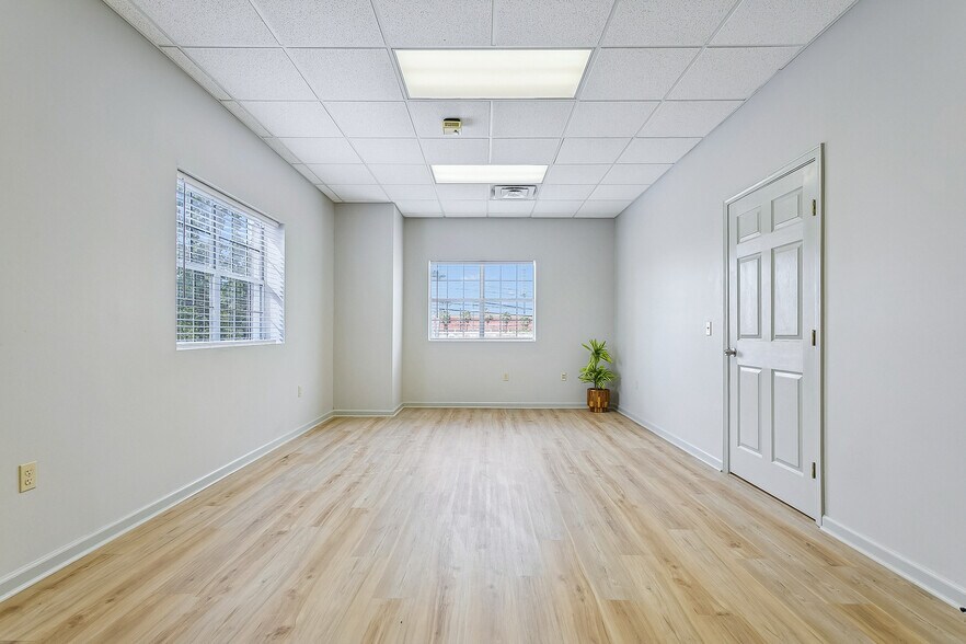 More Photos Of 1616 L And A Rd, Metairie Office For Lease