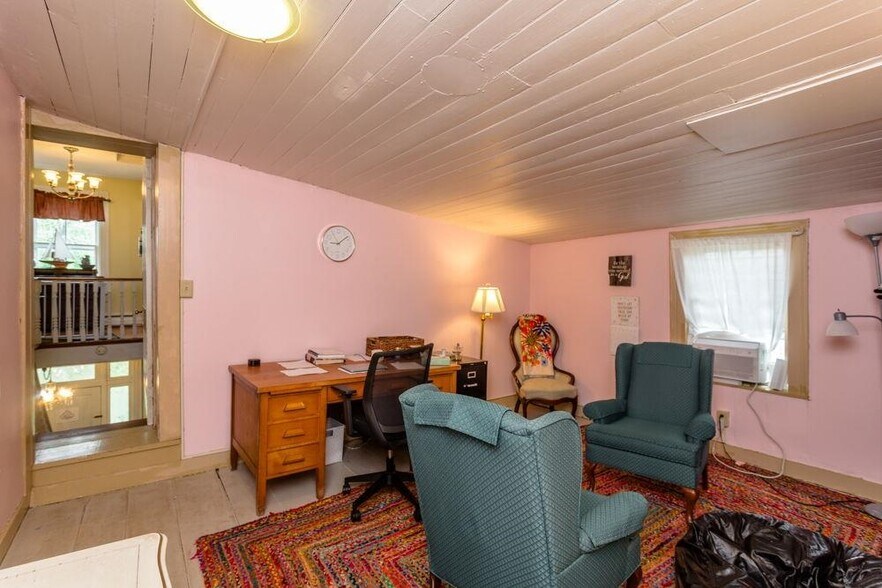 More Photos Of 133 W Springbrook Rd, Broadway Specialty For Sale