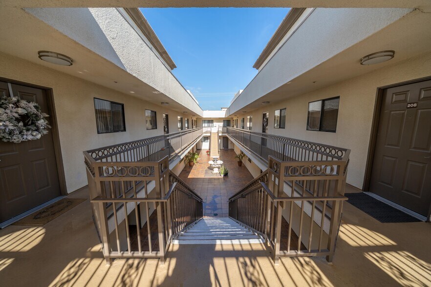 More Photos Of 17115 Chatsworth St, Granada Hills Apartments For Sale