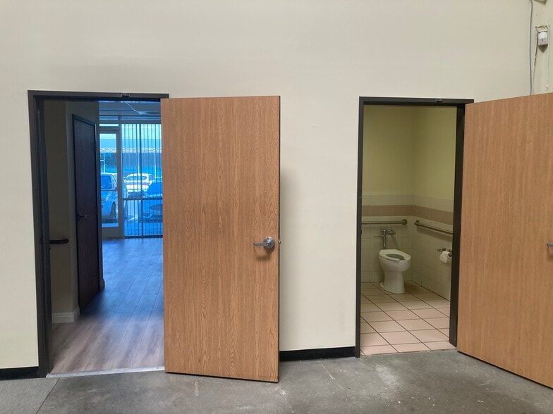 More Photos Of 11981 Jack Benny Dr, Rancho Cucamonga Warehouse For Lease