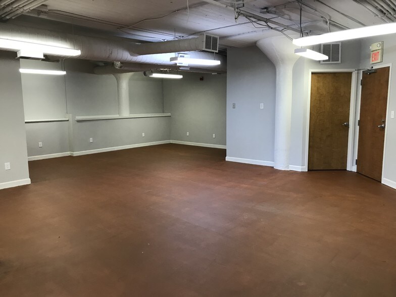More Photos Of 1230 W Morehead St, Charlotte Loft Creative Space For Lease