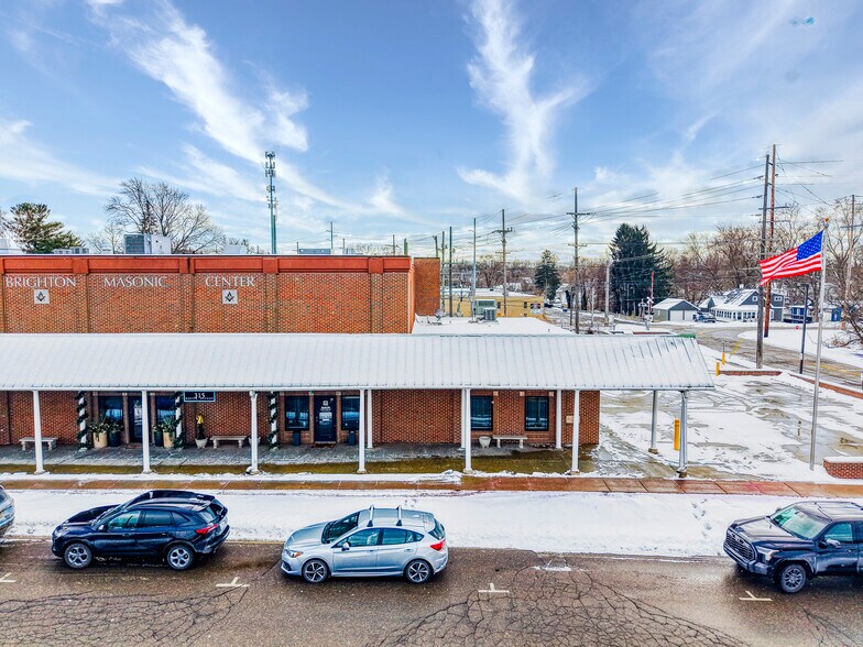 Primary Photo Of 315 W North St, Brighton Medical For Lease