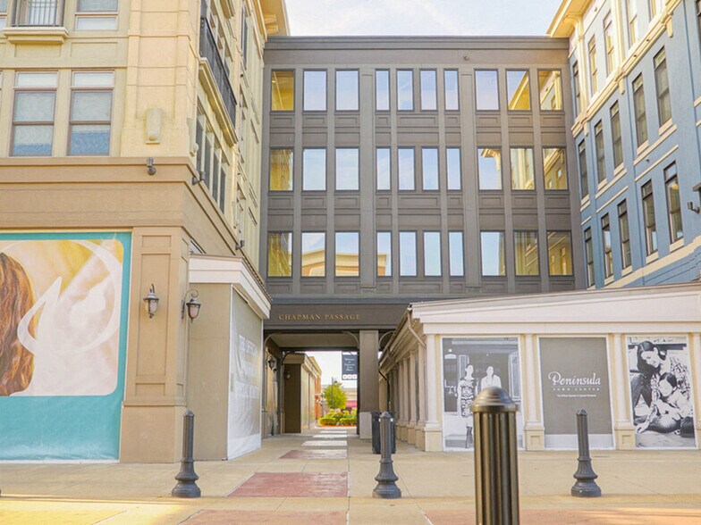 More Photos Of 670 Downey Green, Hampton Apartments For Sale