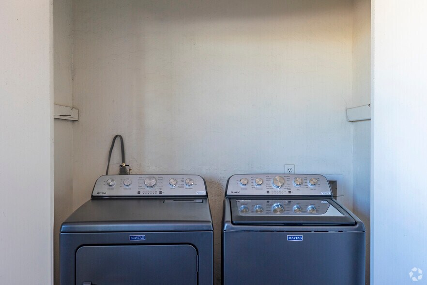 More Photos Of 1835 N 51st St, Phoenix Apartments For Sale