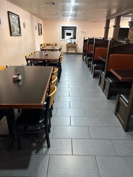 More Photos Of 915 S Neosho Blvd, Neosho Restaurant For Sale
