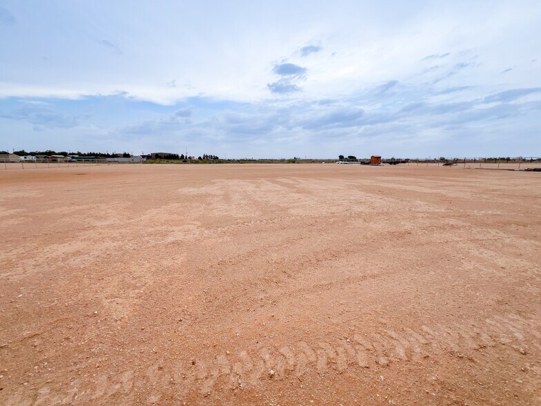 More Photos Of 4601 E County Road 128, Midland Warehouse For Lease