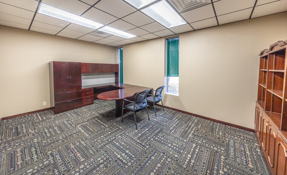 More Photos Of 23 Briercroft Office Park, Lubbock Office For Lease