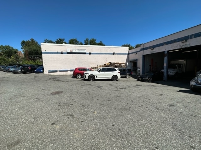 More Photos Of 221 Washington St, Mount Vernon Warehouse For Sale